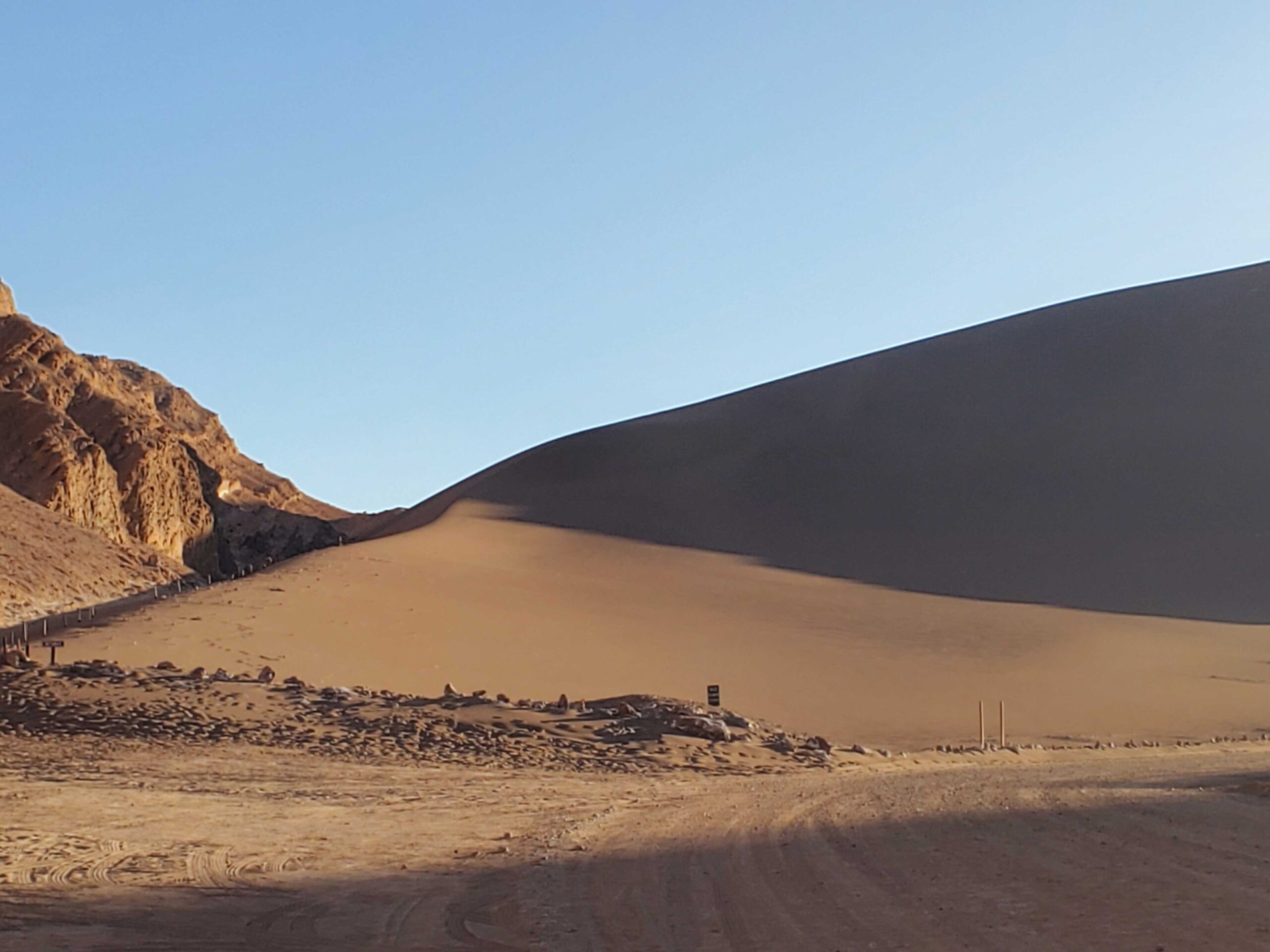 View from the parking lot approaching the sand dunes at Valle de la Luna